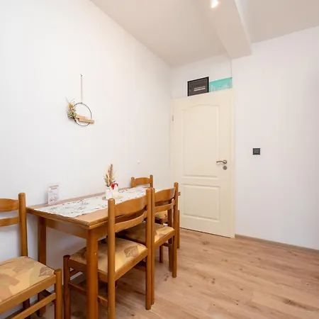 兹德拉夫科公寓酒店