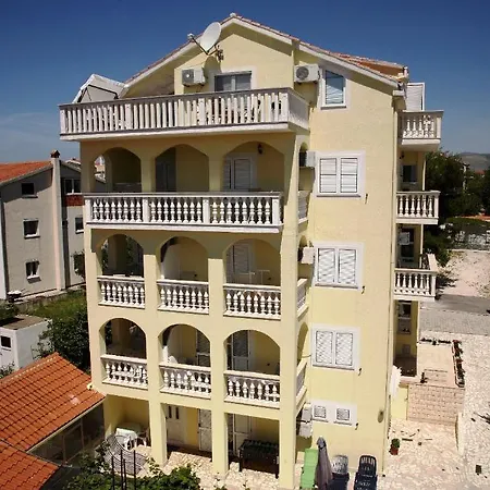 Zdravko דירה *